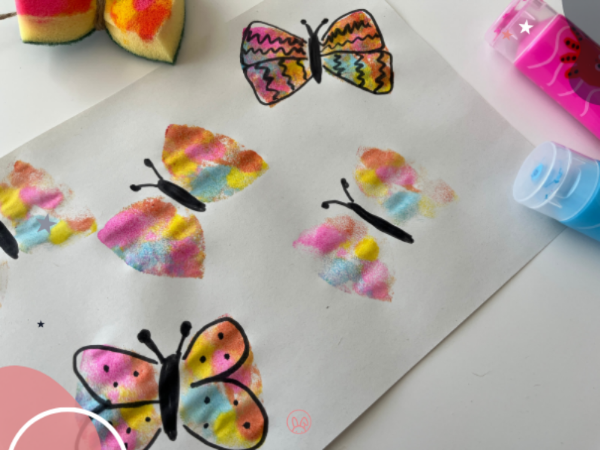 motyle-malovanie-hubkou-hotovy-obrazok-obtiahnute-motyle